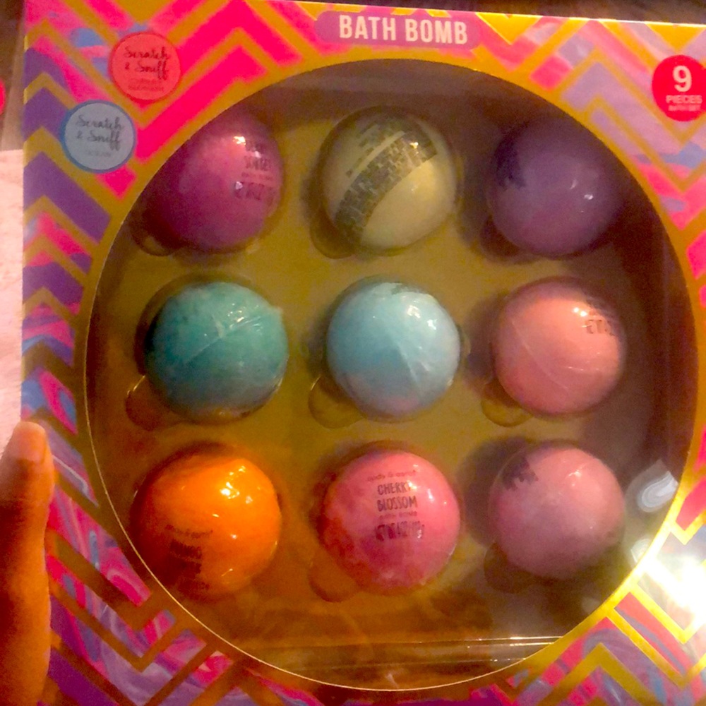 Bath bomb